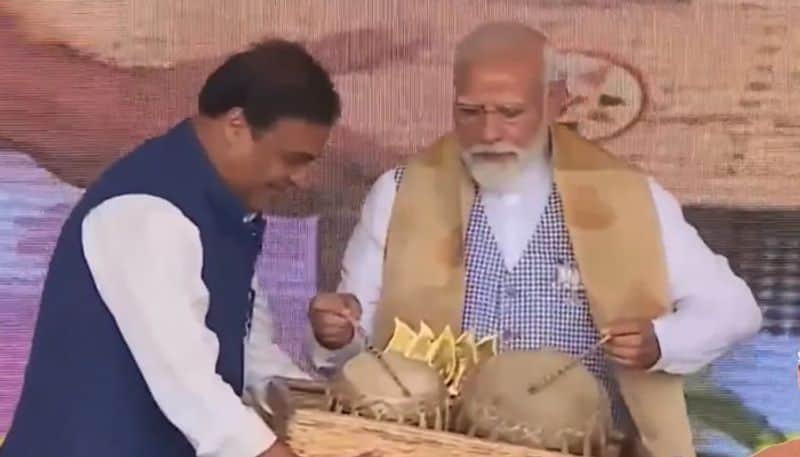 Lok Sabha Elections 2024: PM Modi plays traditional Assamese instrument during campaign; wins hearts (WATCH)