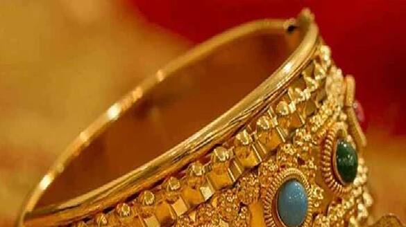 gold rates update:Gold price climbs Rs 10 to Rs 74,350, silver dips Rs 100 to Rs 86,400-sak