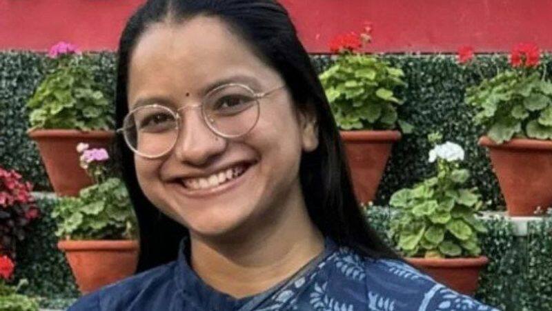 Mrinalika Rathod Daughter of a vegetable vendor achieves 125th rank in UPSC solely through self study iwh
