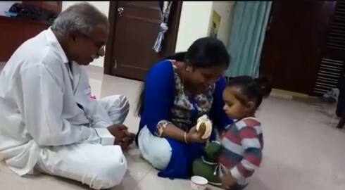 YS Vivekananda Reddy Second wife and children video viral in Social Media AKP