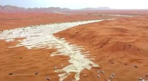 Dubai floods: Dramatic aerial video of torrential rain waters entering city's desert surfaces (WATCH) AJR