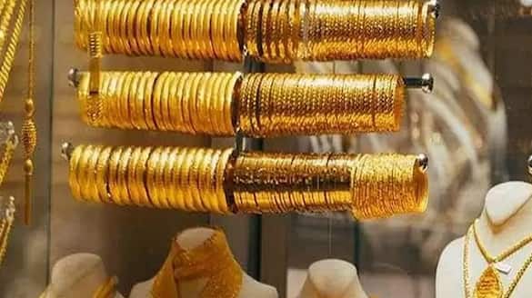 gold rates update:Gold price slips Rs 10 to Rs 72,150, silver falls Rs 100 to Rs 82,900-sak