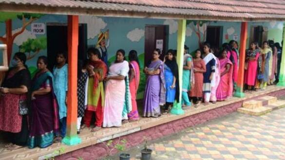 Loksabha Elections 2024 New facility for public to know the queue status about polling booth smp