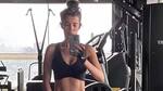 Hrithik Roshan's GF Saba Azad shows off washboard abs and shares her diet  RBA