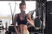 Hrithik Roshan's GF Saba Azad shows off washboard abs and shares her diet  RBA