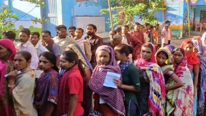 Tamil Nadu government has ordered to give leave to employees on polling day KAK