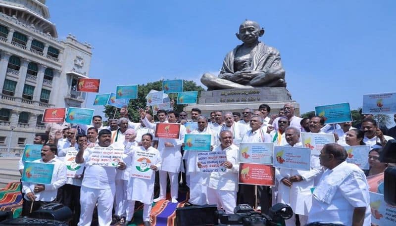 Karnataka Congress Held Protest Against PM Narendra Modi Government grg 