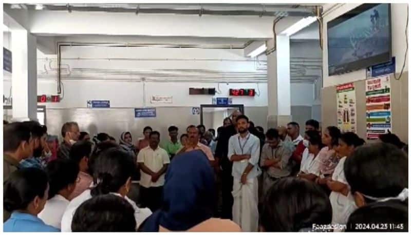 clash over token in government hospital relatives of a patient attempted to manhandle doctor and staff