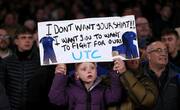 football Young Chelsea fan holds up brutal 'I don't want your shirts' sign during 5-0 Arsenal humiliation snt