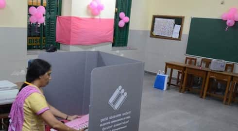 From polling officers to security staff are women  total 52 pink polling booths in Kozhikode