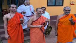 Swamijis who Voted at Karnataka in Lok Sabha Elections 2024 grg 