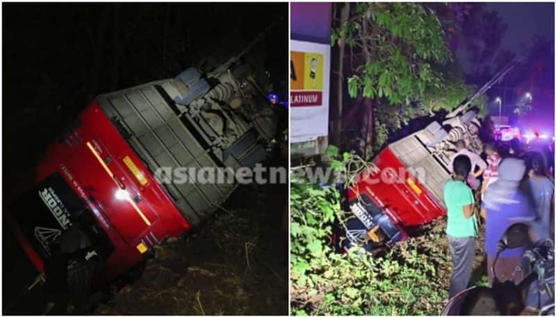 one dies in Tourist bus accident in kozhikode 