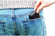 Dont keep your wallet in your back pocket while driving Sciatica syndrome chances Serious health problem
