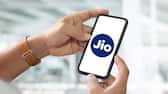 reliance jio sensation  new 1.6 subscribers joined in jio network in march according to data-sak