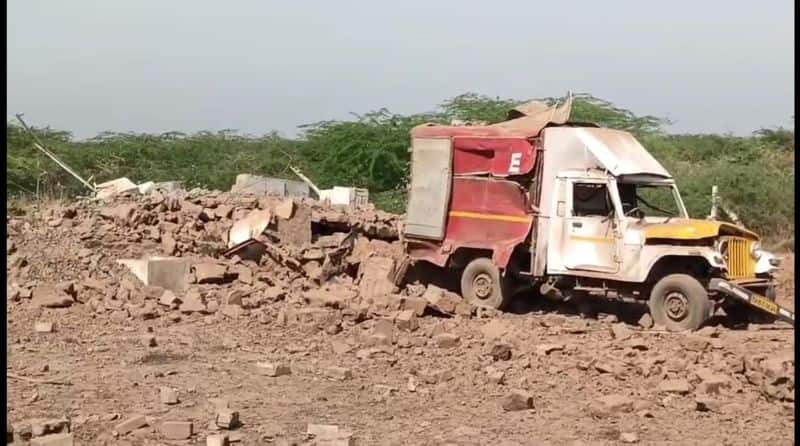 An explosion at a private quarry in Virudhunagar area left 4 dead KAK