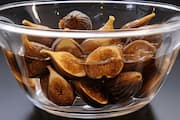 reasons to eat one soaked figs everyday
