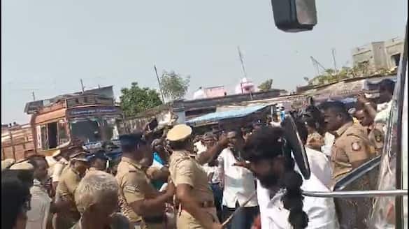 police did lathi charge to public who protest against police in devarkulam in tirunelveli vel