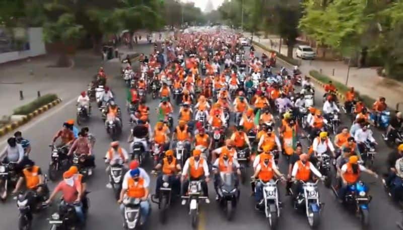 'Sikhs for Modi': Sikh community hold massive bike rally in support of BJP in Delhi, videos go viral (WATCH)