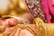 gold rates update: Gold price declines Rs 10 to Rs 72,810, silver rises Rs 100 at Rs 87,300-sak