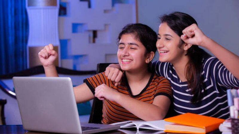 CBSE Board 12th Results 2024 A total of 87.98 percent of students have cleared the exams in 12th More children passed than last year XSMN