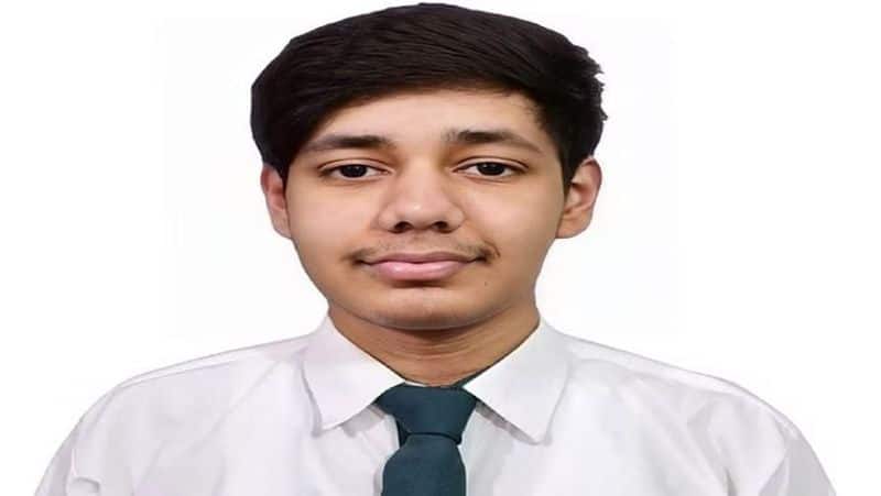 CBSE Board 12th Results 2024 CBSE Board 12th Result Noida topper Surbhi Mittal UP topper Lakshya Bhardwaj Marksheet and her success story XSMN