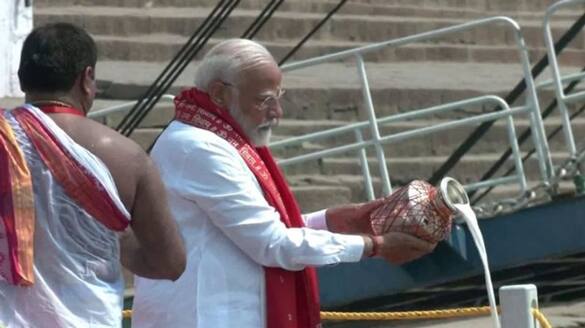 PM Modi will make nomination in Varanasi today Worshiped in Ganga smp
