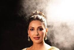 bollywood actress Sonali Bendre latest saree suits look for summer xbw