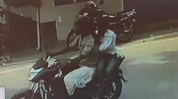 bikers chain snatches in palakkad throws pepper on those who attempt to stop snatching 