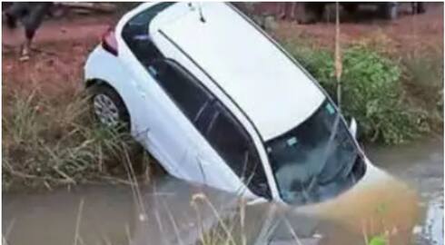 Car plunges into canal in Kozhikode Nursing student escapes Miraculously