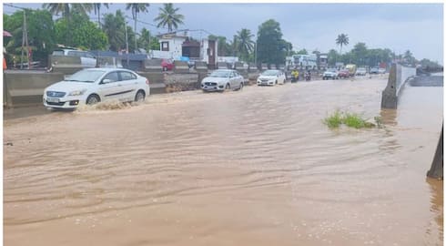 waterlogging and traffic jam on national highway Passengers distressed