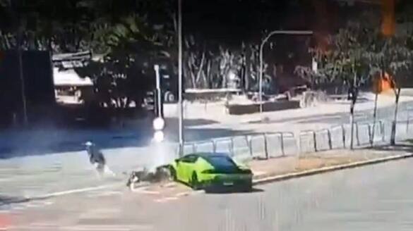 Lamborghini Crash after man try to ramps thief for his stolen rs 32 lakh watch in Brazil ckm