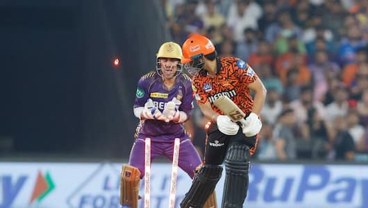 IPL Qualifier 1 Sunrisers Hyderabad allout for 159 Runs vs Kolkata Knight Riders san