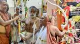 Devotees of Andhra offered 13 kg silver bow and arrow to Ram Temple tvk