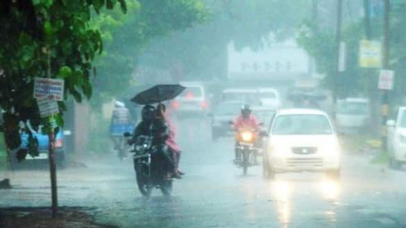 IMD Warns heavy rain in kerala Yellow alert issues in 12 districts today  