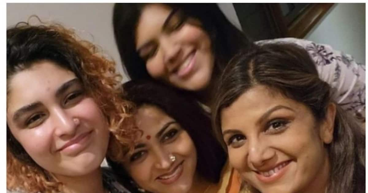 Rambha Meet Kushboo Family: உங்களுக்கெல்லாம் வயசே ஆகாதா? குஷ்பூவின் ...