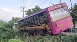 Thiruvallur Government Bus slides down in road with 40 passengers after break failure ans