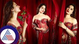 Tamanna Bhatia looks bold and glamorous in red saree pav