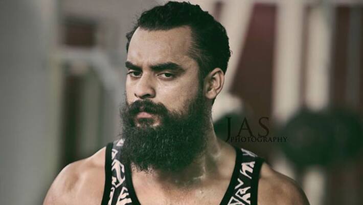 tovino thomas new look and troll tovino thomas new look and troll