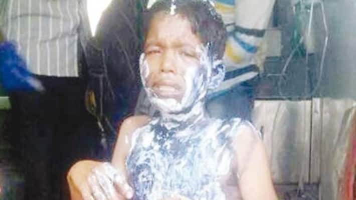 Govindan the 9th grade school student near Tirupattur has been found to be carrying herself on fire. Govindan the 9th grade school student near Tirupattur has been found to be carrying herself on fire.