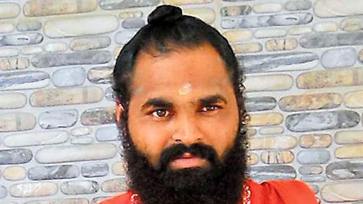 Muslim youth beaten arrested for sitting on Hindu throne Muslim youth beaten arrested for sitting on Hindu throne
