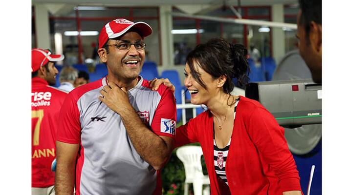 Virender Sehwag leaves Kings XI Punjab Virender Sehwag leaves Kings XI Punjab
