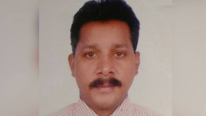 The wife of the District Collector told the reporter that she should recover the husband who was on the ships in the sea near the Philippines. The wife of the District Collector told the reporter that she should recover the husband who was on the ships in the sea near the Philippines.