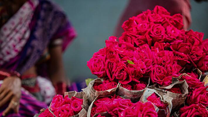 Valentine Day begin and who was St Valentine Valentine Day begin and who was St Valentine