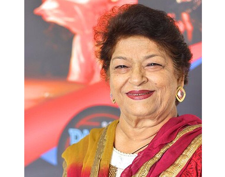 ২৮ বছরের বড় শোহনলালের সঙ্গে সংসার পাতলেন সরোজ। সরোজের আগেও একটি বিয়ে ও চারটি সন্তান ছিল তার। সেকথাও সরোজকে গোপন করেছিলেন শোহনলাল। এটি ছিল তার দ্বিতীয় বিবাহ।