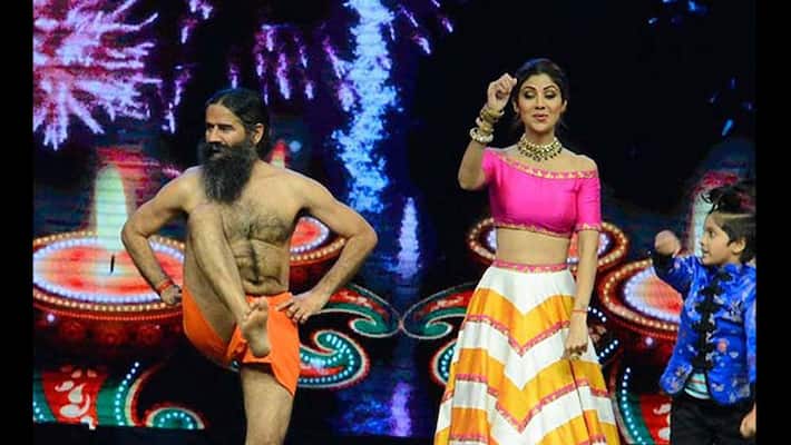 Watch Baba Ramdev shakes a leg with Shilpa Shetty video Watch Baba Ramdev shakes a leg with Shilpa Shetty video