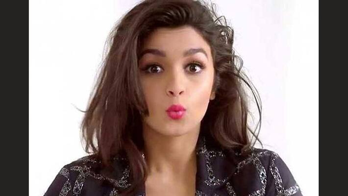 How Alia overcame her nervousness about working with Shah Rukh How Alia overcame her nervousness about working with Shah Rukh