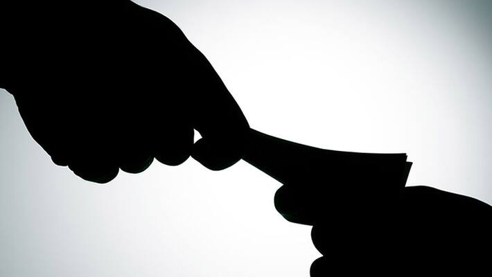 vigilance arrests police officer in bribery case vigilance arrests police officer in bribery case