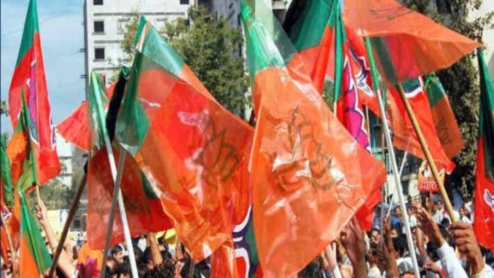 JDS And Congress MLAs Willing To Join BJP Says Eshwarappa JDS And Congress MLAs Willing To Join BJP Says Eshwarappa
