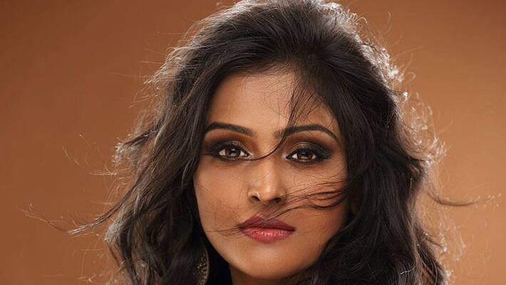 actress ramya nambeesan turn to direct short flim actress ramya nambeesan turn to direct short flim