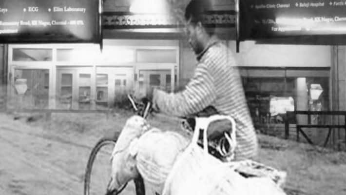 The son of a dead mothers body on the cycle The son of a dead mothers body on the cycle